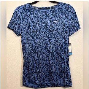 Nike Women’s NWT Dri-Fit Pronto Miler Training Running Crew Shirt Small